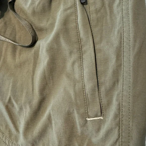 L.L. Bean, Pants deportivo para mujer, Talla S, Color verde Olivo. - Picture 8 of 12